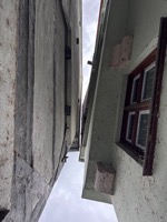Kissing houses