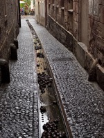 Art fountain drain